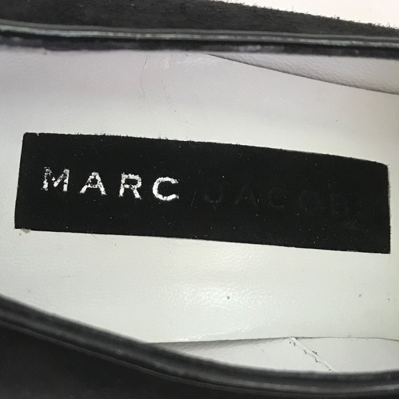 MARC JACOBS Black Suede Pump with Button Detail Black Heels Women’s Size 8 - Picture 13 of 16